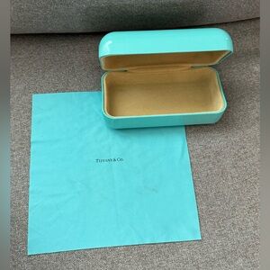 Tiffany & Co. Hardshell Eyeglass/Sunglasses Case with cloth